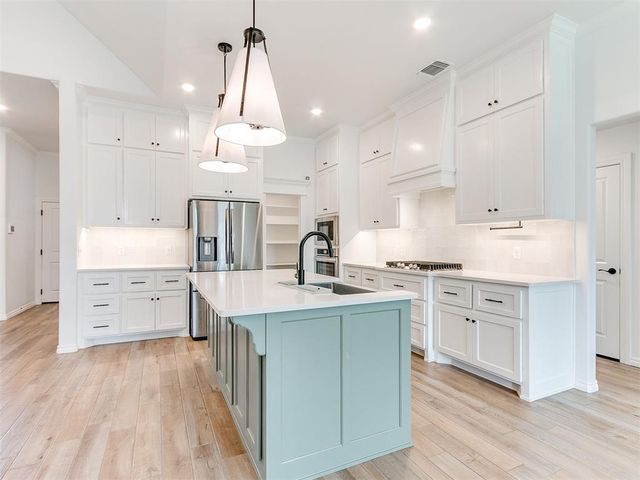 16013 Dahlia Road, Edmond, OK 73013