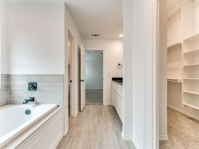 16013 Dahlia Road, Edmond, OK 73013