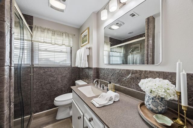 161 Barracuda Street, Hitchcock, TX 77563