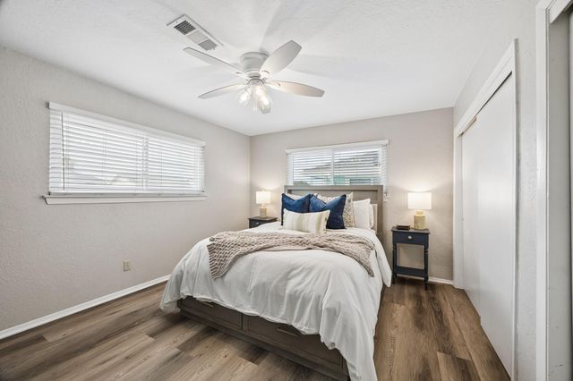 161 Barracuda Street, Hitchcock, TX 77563