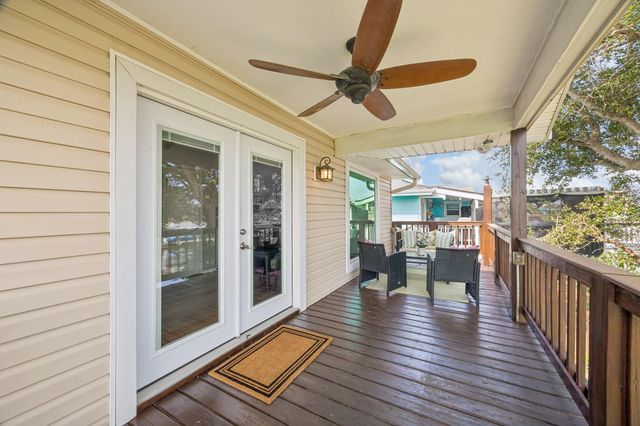 161 Barracuda Street, Hitchcock, TX 77563