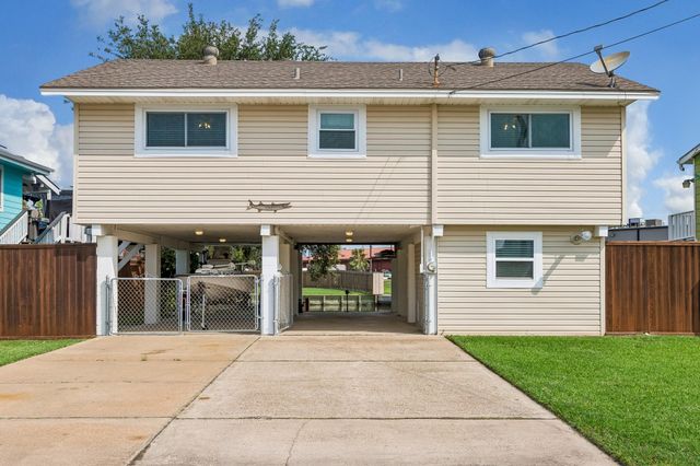 161 Barracuda Street, Hitchcock, TX 77563