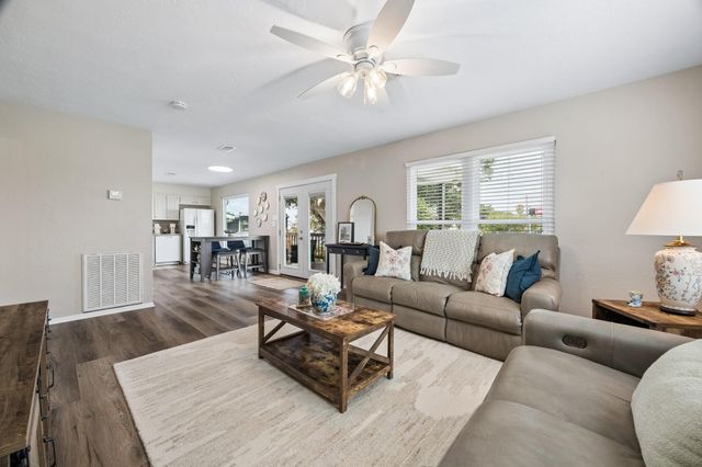161 Barracuda Street, Hitchcock, TX 77563