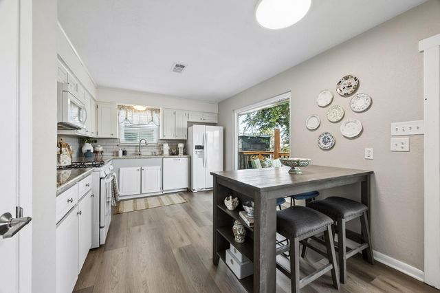 161 Barracuda Street, Hitchcock, TX 77563