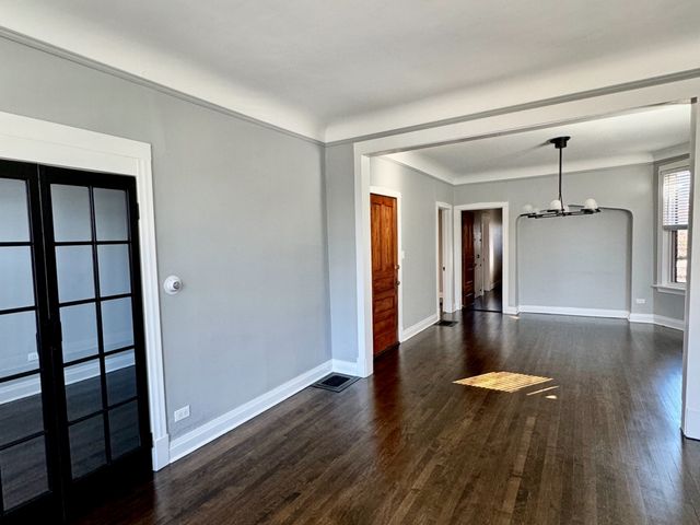 2447 N Mozart Street 2, Chicago, IL 60647