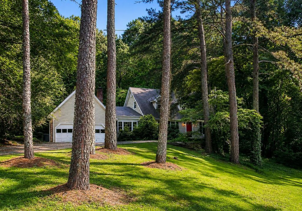 1922 Sourwood Drive, Dalton, GA 30720