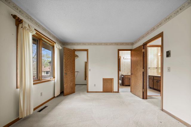 1494 Creek Park Lane, Fridley, MN 55432