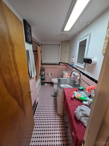 2806 Breezy Way, Cincinnati, OH 45239