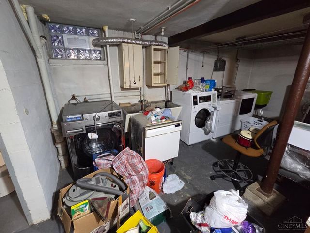 2806 Breezy Way, Cincinnati, OH 45239