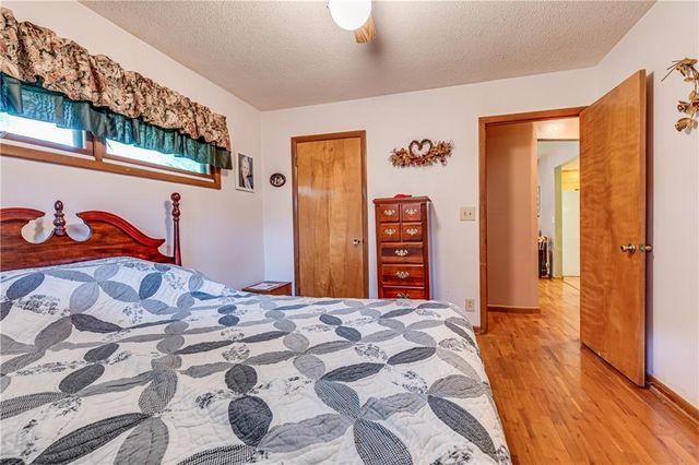 601 S Mulberry Street, Louisburg, KS 66053