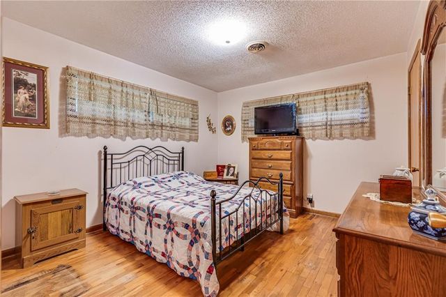 601 S Mulberry Street, Louisburg, KS 66053