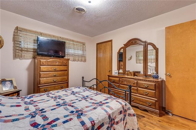 601 S Mulberry Street, Louisburg, KS 66053