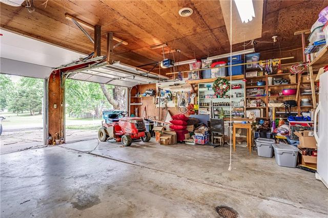 601 S Mulberry Street, Louisburg, KS 66053