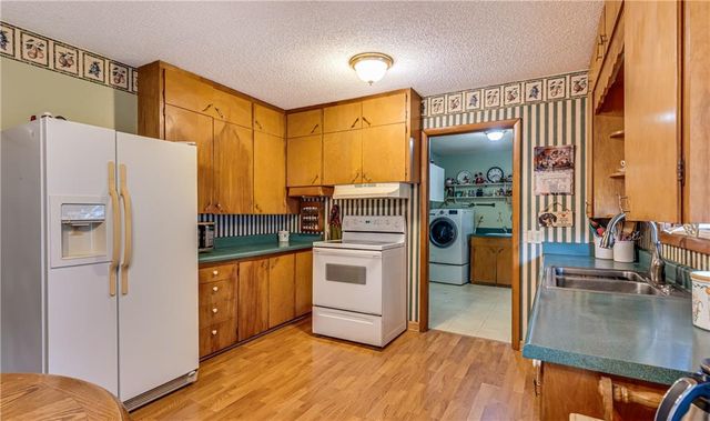 601 S Mulberry Street, Louisburg, KS 66053