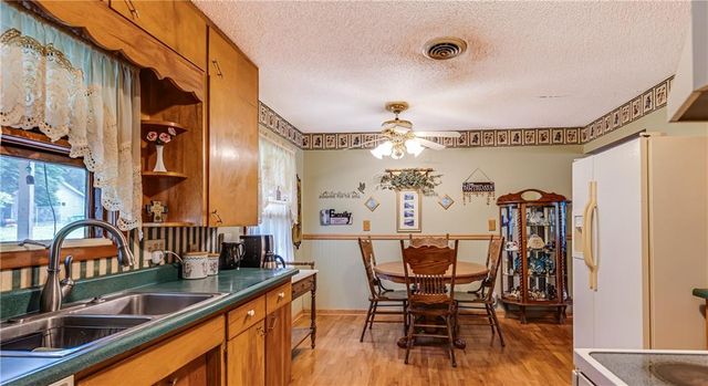 601 S Mulberry Street, Louisburg, KS 66053