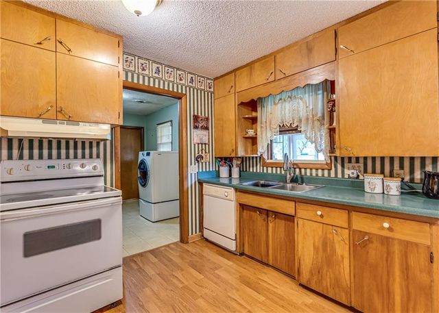 601 S Mulberry Street, Louisburg, KS 66053