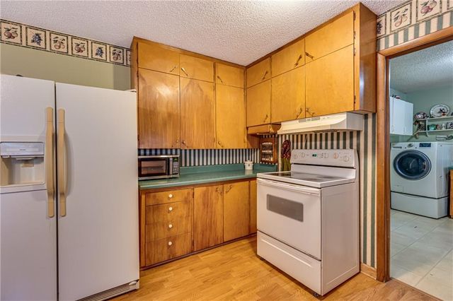 601 S Mulberry Street, Louisburg, KS 66053