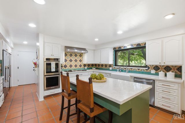 4265 Country Club Drive, Bakersfield, CA 93306