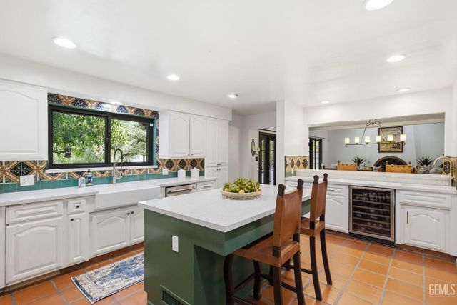 4265 Country Club Drive, Bakersfield, CA 93306