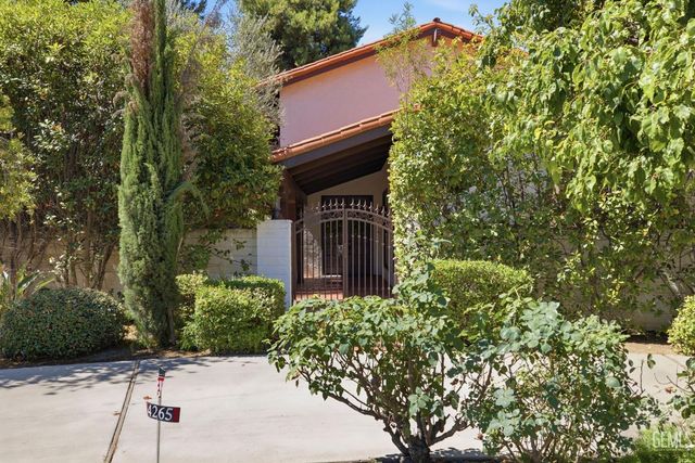4265 Country Club Drive, Bakersfield, CA 93306