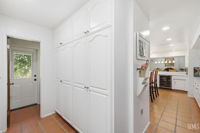 4265 Country Club Drive, Bakersfield, CA 93306