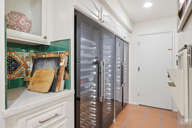 4265 Country Club Drive, Bakersfield, CA 93306