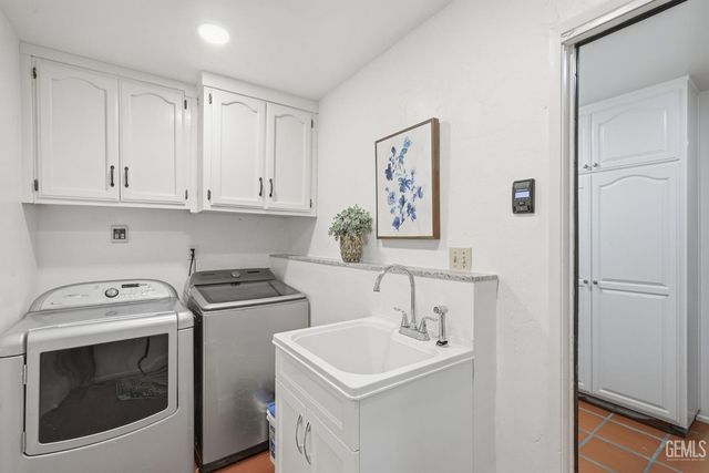 4265 Country Club Drive, Bakersfield, CA 93306