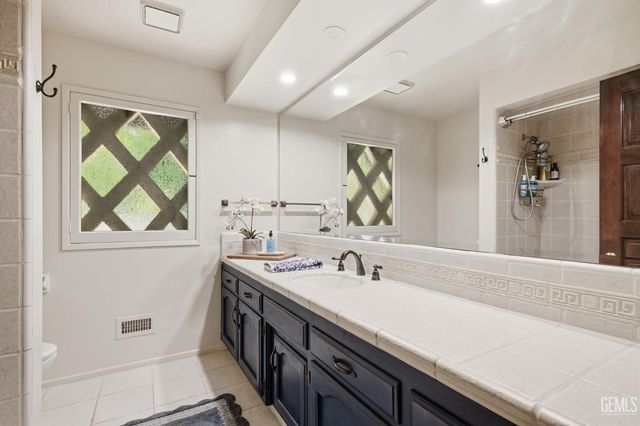 4265 Country Club Drive, Bakersfield, CA 93306
