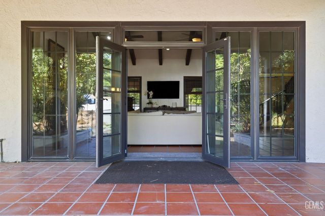 4265 Country Club Drive, Bakersfield, CA 93306