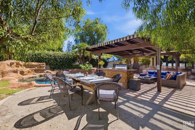 4265 Country Club Drive, Bakersfield, CA 93306