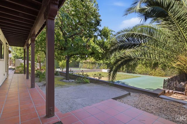 4265 Country Club Drive, Bakersfield, CA 93306