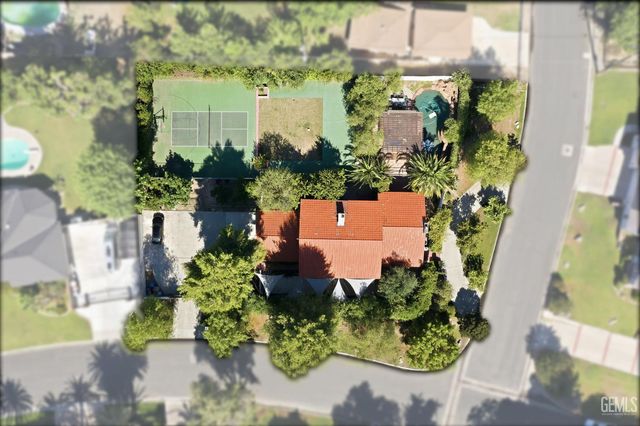 4265 Country Club Drive, Bakersfield, CA 93306