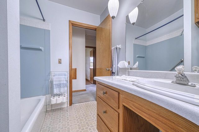 W139N6995 Bay Ridge LANE, Menomonee Falls, WI 53051