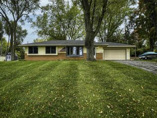 W139N6995 Bay Ridge LANE, Menomonee Falls, WI 53051