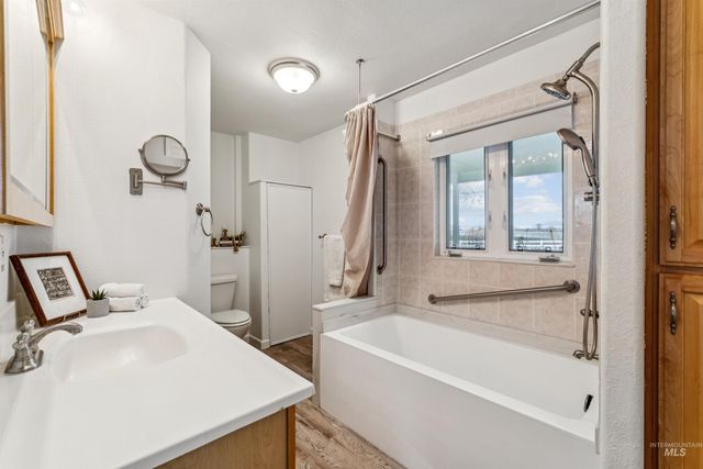 25164 Lansing Lane, Middleton, ID 83644