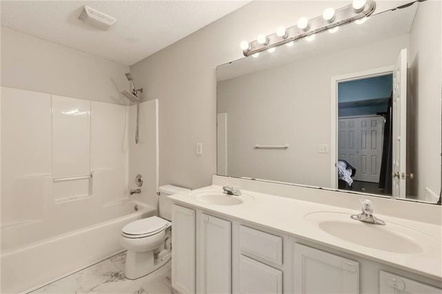 17188 Jennifer Street, Gardner, KS 66030