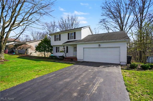 4765 Warwick Drive S, Canfield, OH 44406