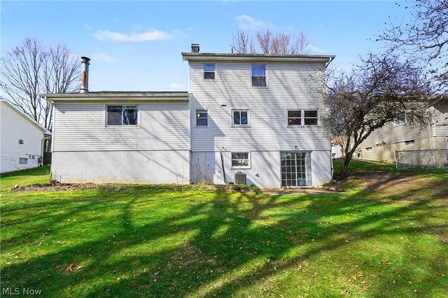 4765 Warwick Drive S, Canfield, OH 44406