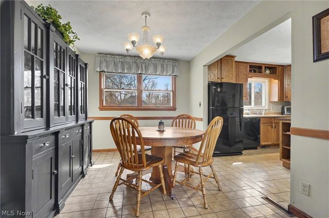 4765 Warwick Drive S, Canfield, OH 44406