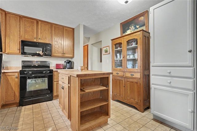 4765 Warwick Drive S, Canfield, OH 44406