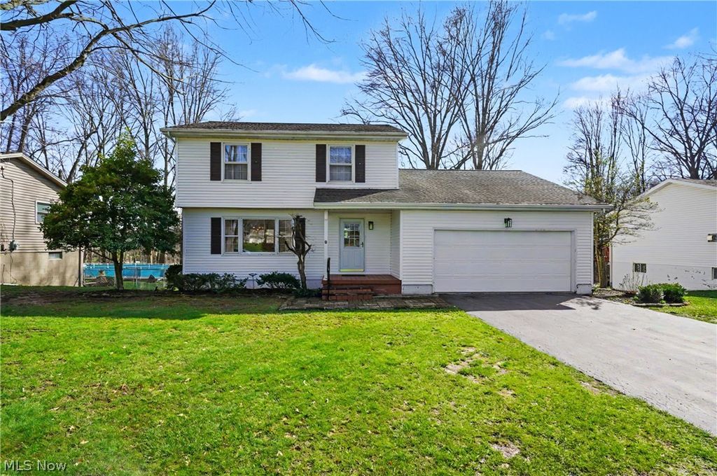 4765 Warwick Drive S, Canfield, OH 44406