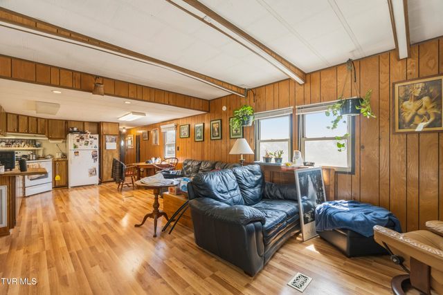 701 Doc Hawkins Road, Greeneville, TN 37745
