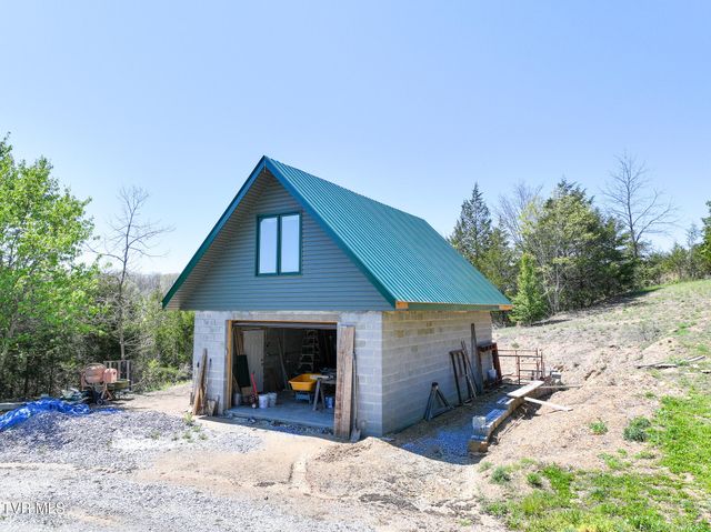 701 Doc Hawkins Road, Greeneville, TN 37745