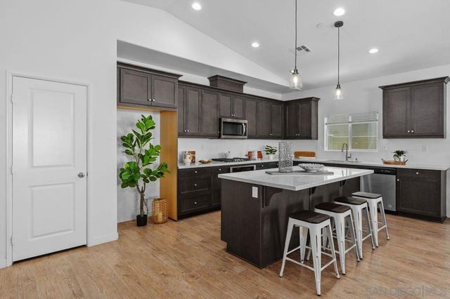 34751 Ribbon Grass Way, Murrieta, CA 92563