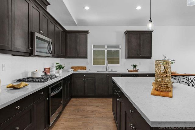 34751 Ribbon Grass Way, Murrieta, CA 92563