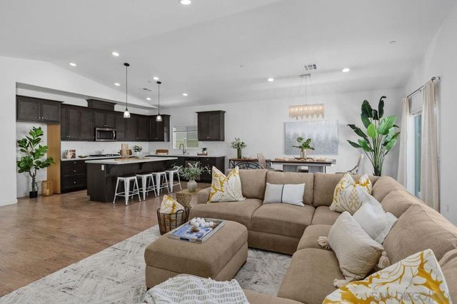 34751 Ribbon Grass Way, Murrieta, CA 92563