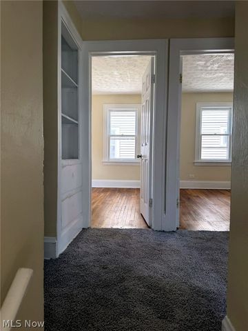 932 Vineshire Road, Cleveland Heights, OH 44121