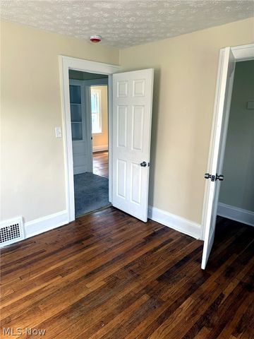932 Vineshire Road, Cleveland Heights, OH 44121