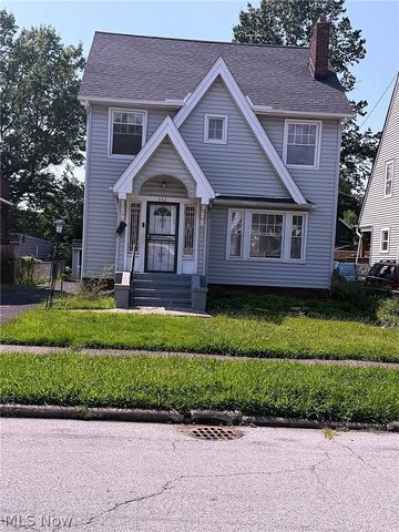 932 Vineshire Road, Cleveland Heights, OH 44121