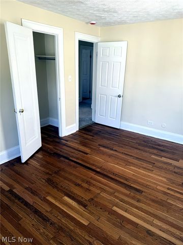 932 Vineshire Road, Cleveland Heights, OH 44121